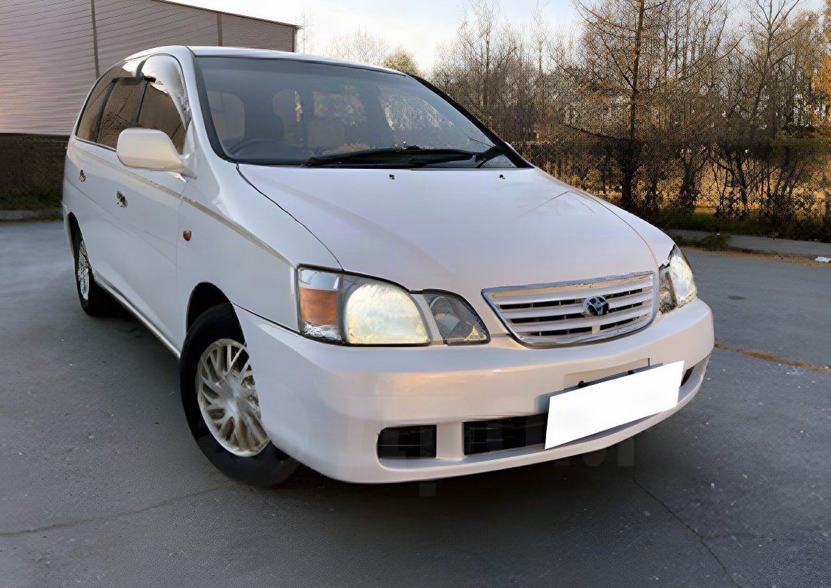 Toyota Gaia, 1999